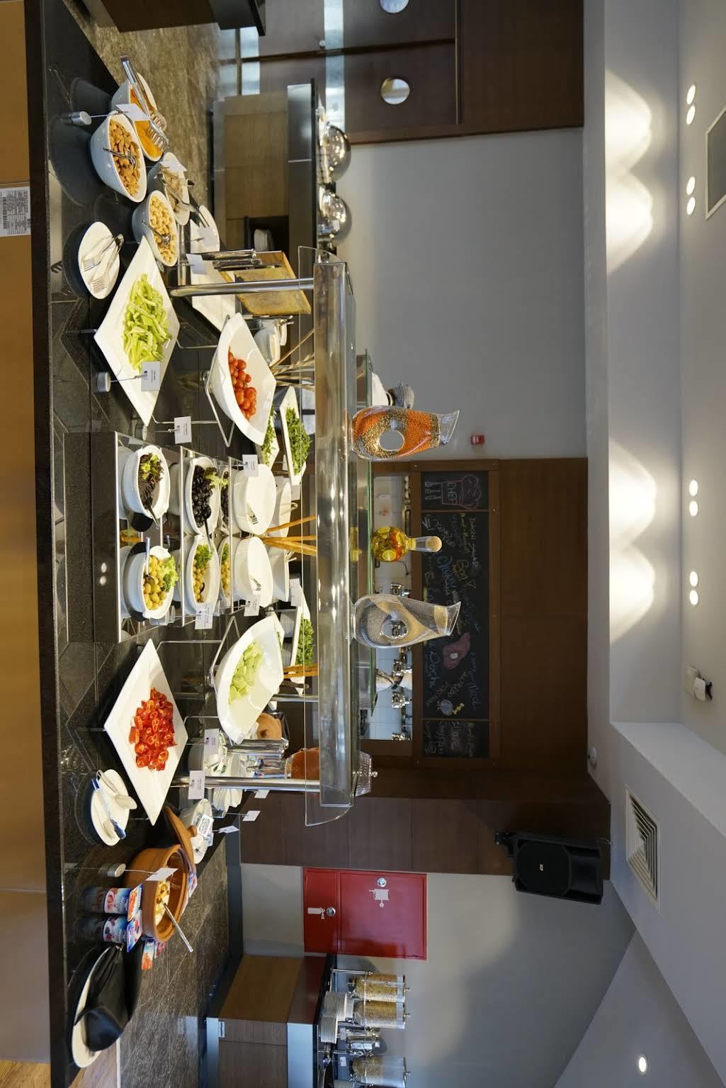 Point Hotel Ankara Bagian luar foto
